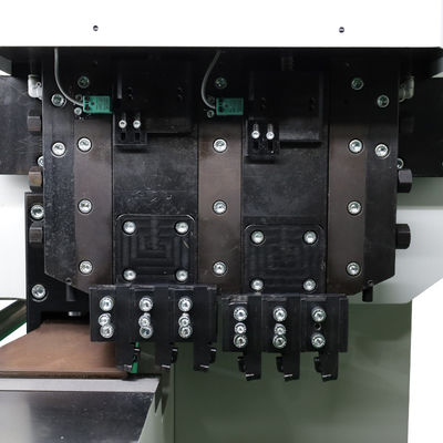 Découpeuse verticale V automatique du voyage aller-retour V cannelant la machine avec deux supports d'outil
